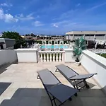 La Palazzina Bed & Breakfast